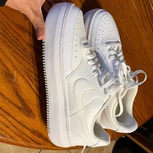 WOMEN'S NIKE COURT VISION ALTA LEATHER PLATFORM SNEAKERS SIZE 9